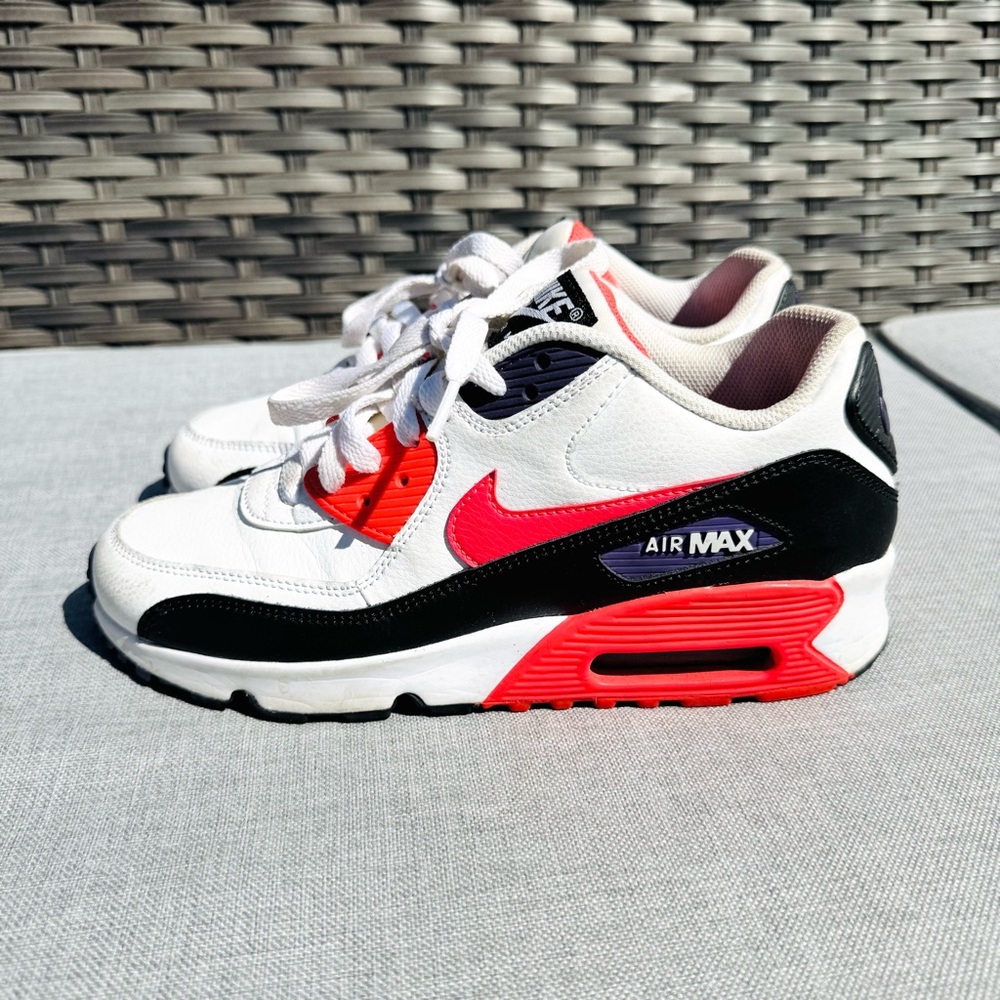 Nike Air Max Sneakers - White, Black, and Red